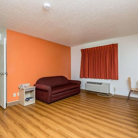 Motel 6-Waterloo, Ia Екстер'єр фото