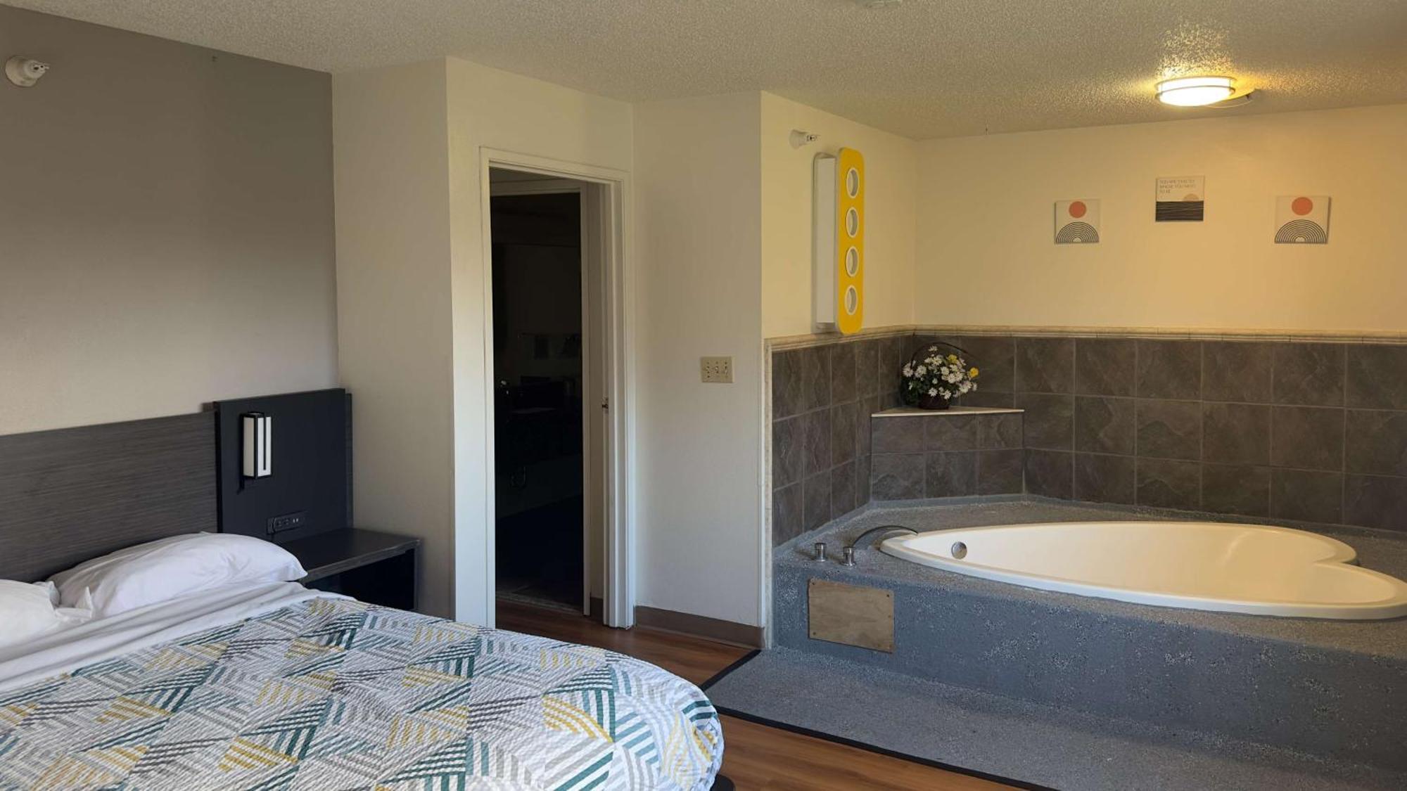 Motel 6-Waterloo, Ia Екстер'єр фото