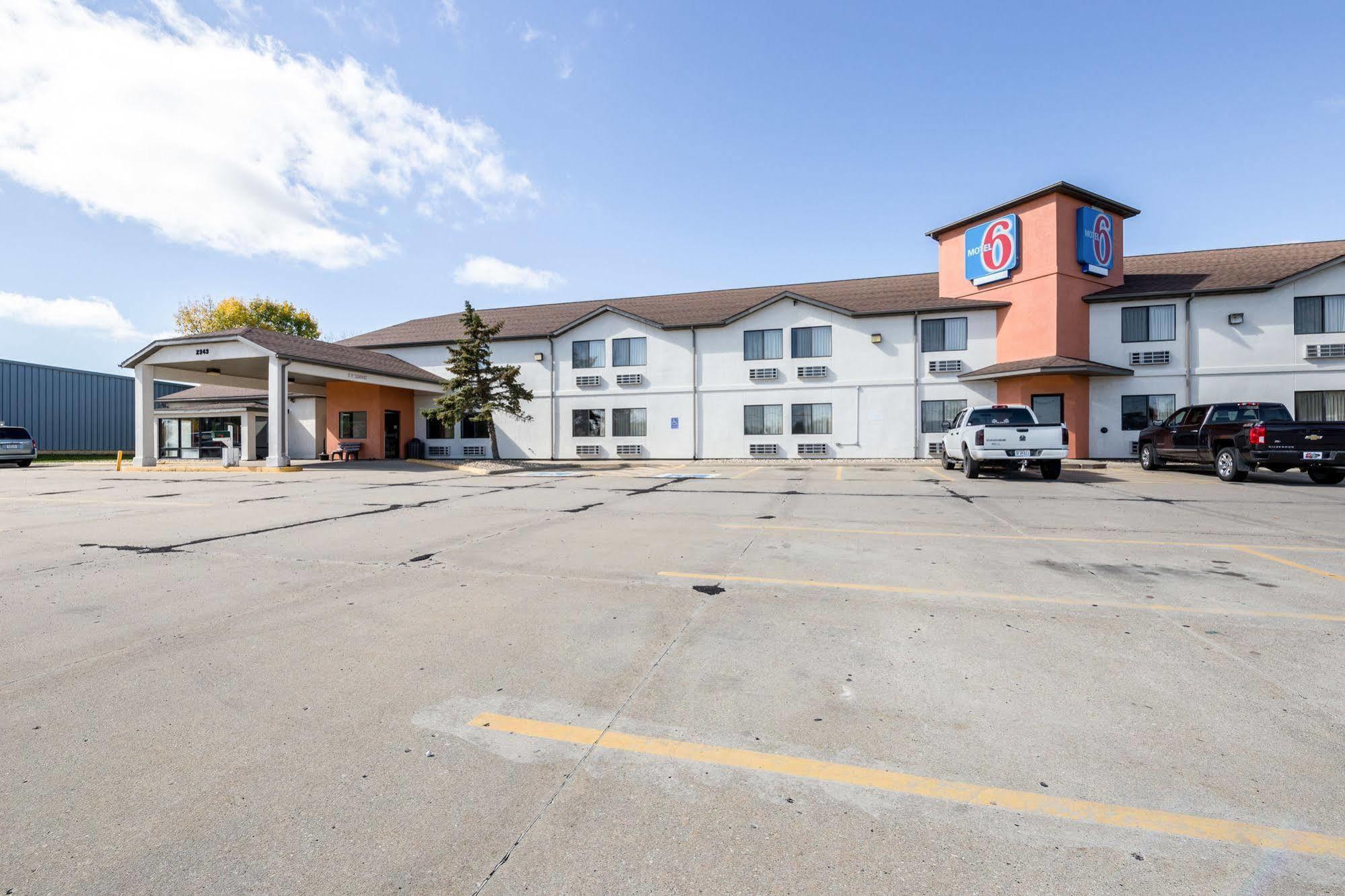 Motel 6-Waterloo, Ia Екстер'єр фото