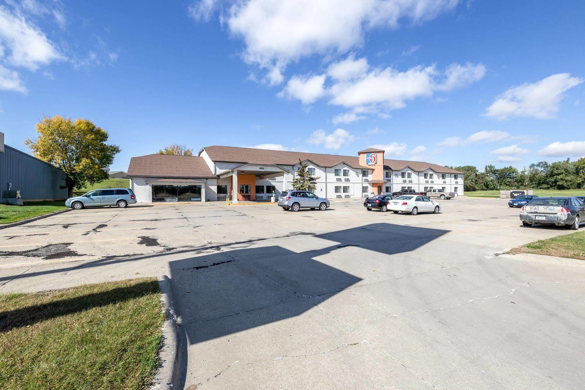 Motel 6-Waterloo, Ia Екстер'єр фото