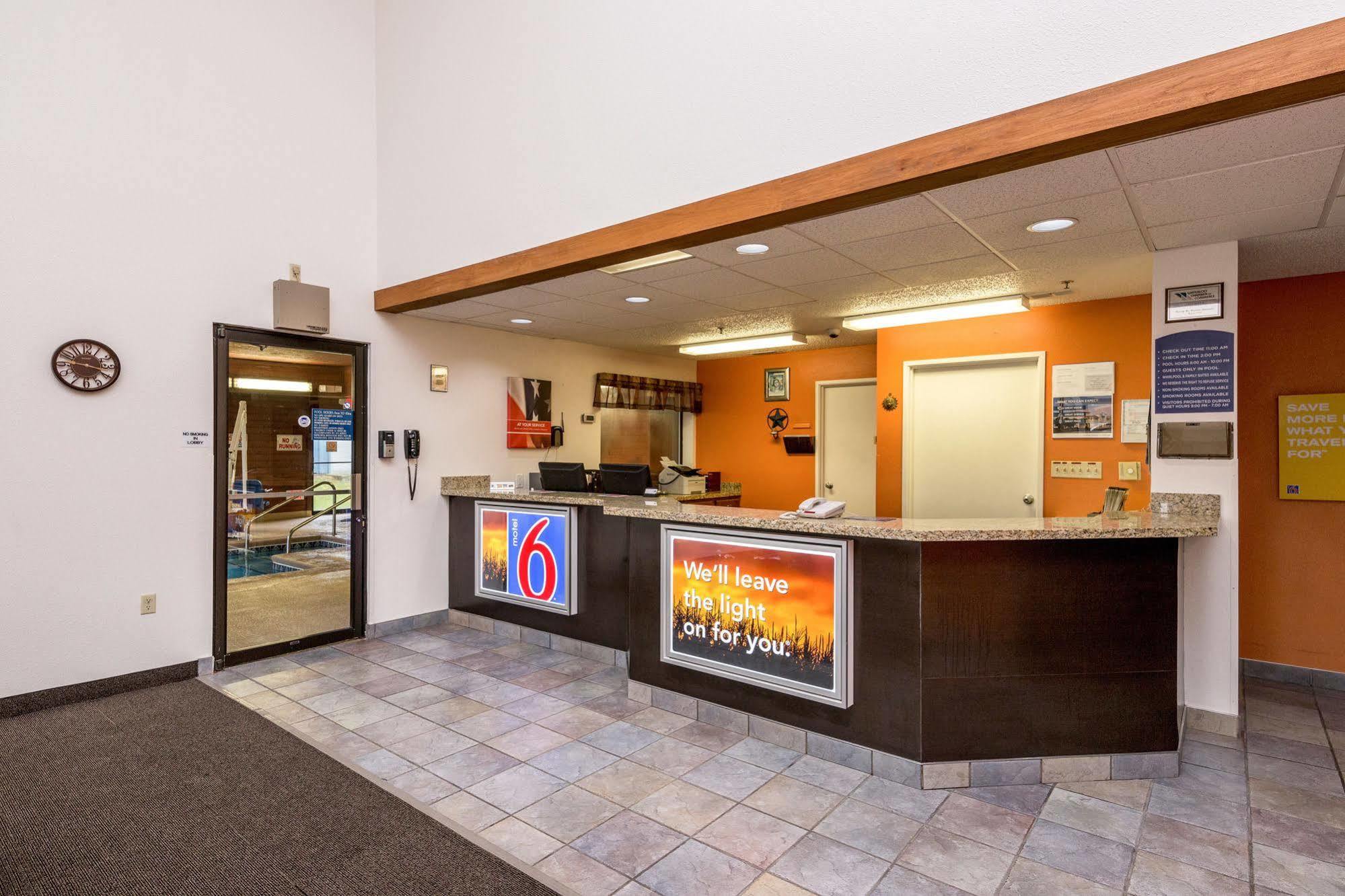 Motel 6-Waterloo, Ia Екстер'єр фото