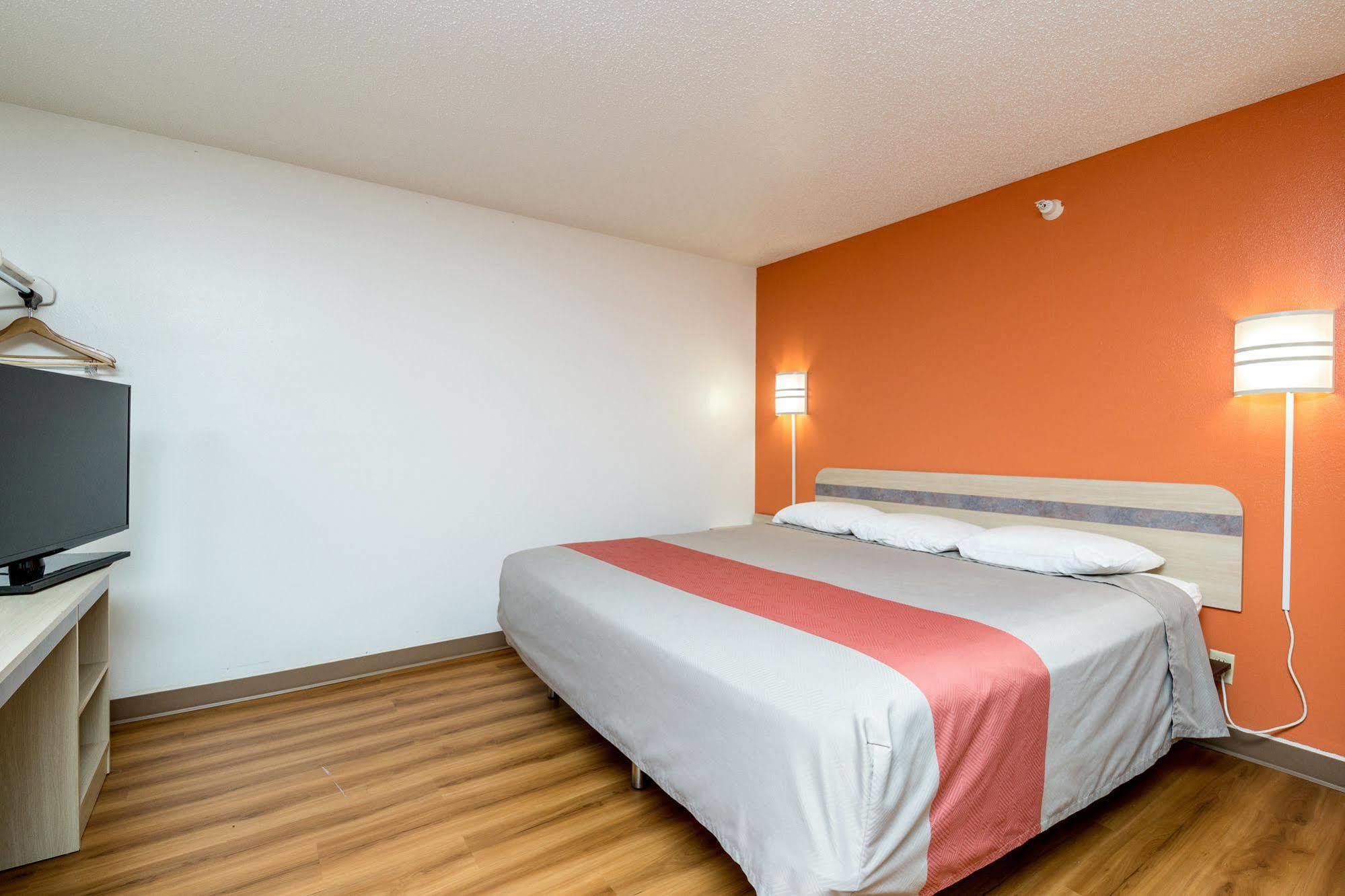 Motel 6-Waterloo, Ia Екстер'єр фото