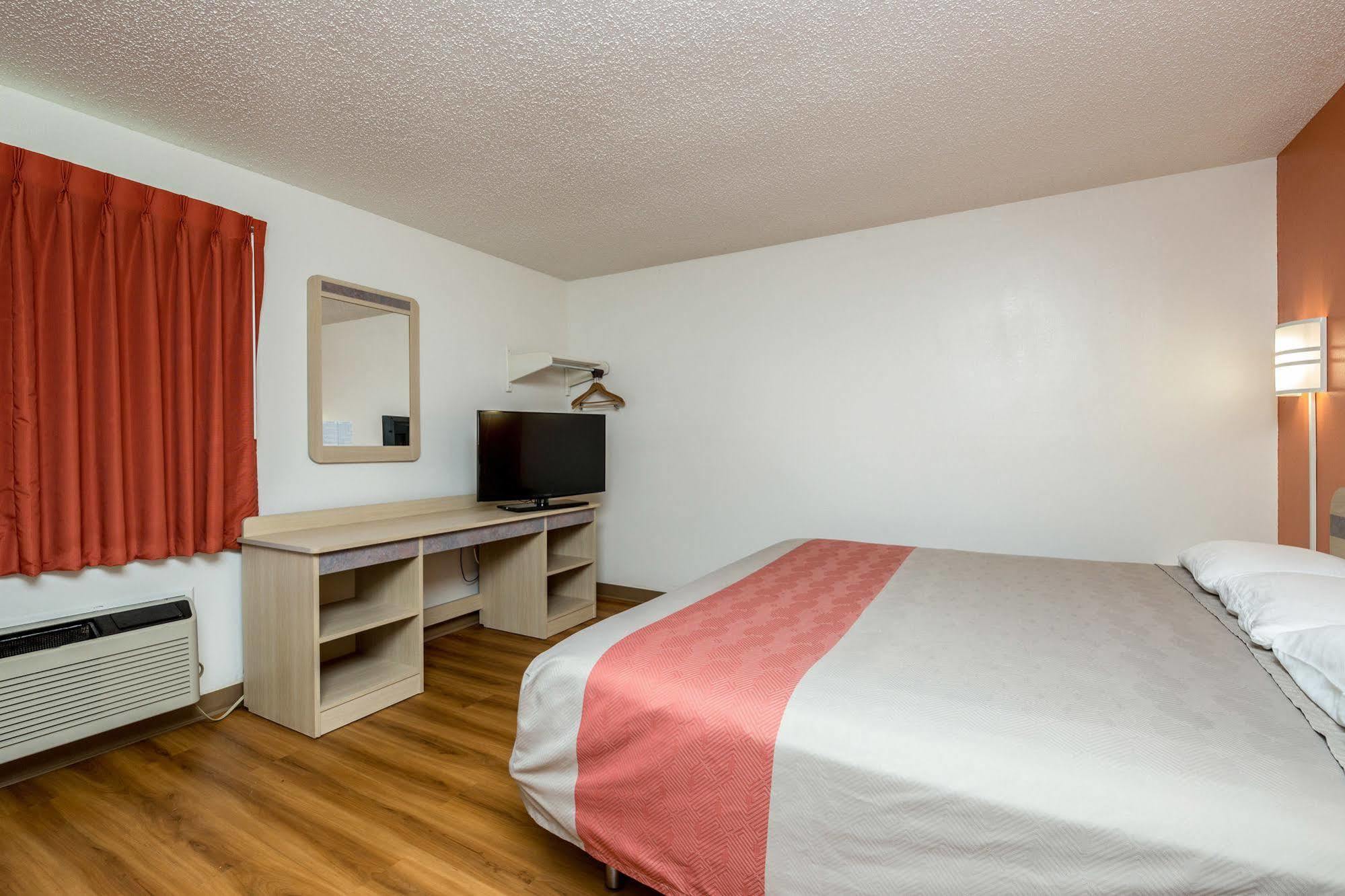 Motel 6-Waterloo, Ia Екстер'єр фото